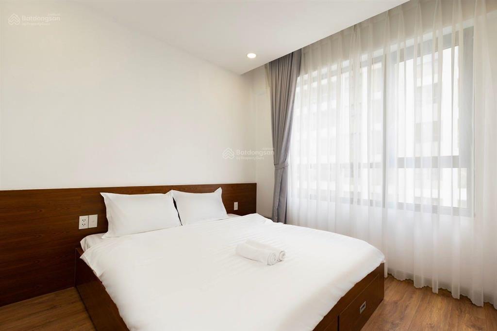 Cho thuê gold view q4 2pn 2wc vỉew sông  nội thất đủ  giá 17.000.000đ/th  5p đi q1  bơi gym