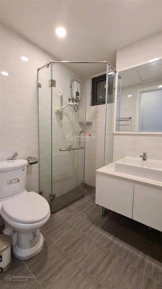 Cho thuê nhiều căn tresor q4, 2pn giá từ 19 22tr có ban công, đủ nội thất, qua q1 2 phút