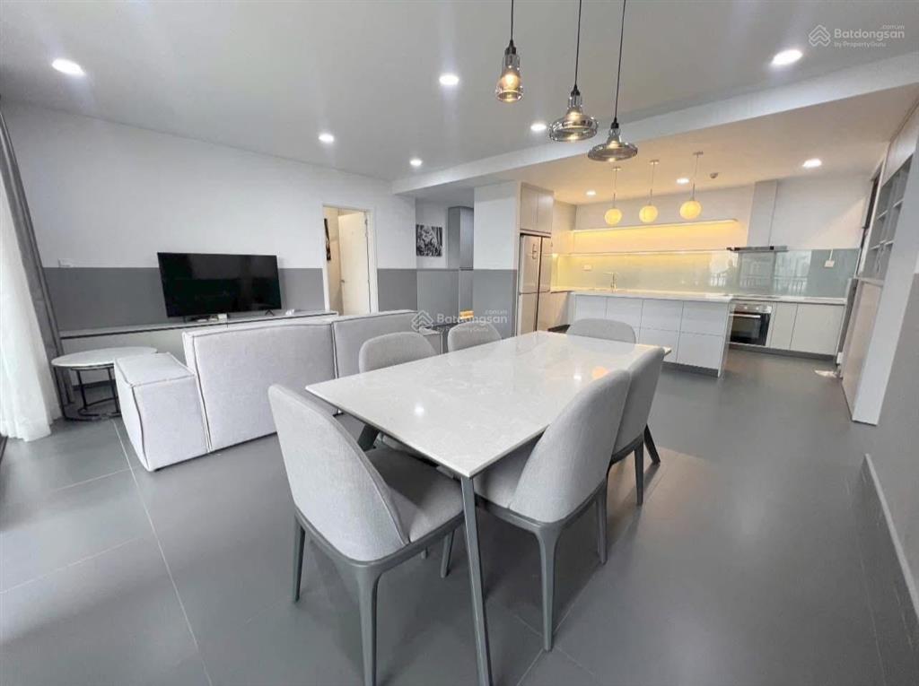 Cho thuê nhiều căn tresor q4, 2pn giá từ 19 22tr có ban công, đủ nội thất, qua q1 2 phút