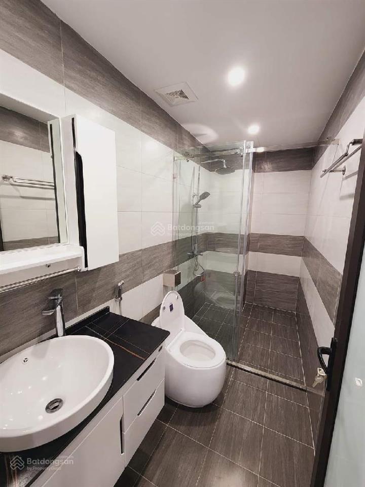 Cần bán gấp nhà bằng liệt linh đàm ô tô đỗ cửa, sát chợ dt 45m2 giá hơn 8 tỷ