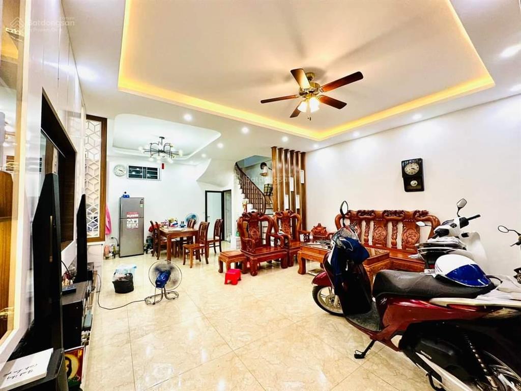 Bán nhà linh đàm, bằng liệt ngõ thông sát phố gần 37 m2, chỉ gần 8 tỷ