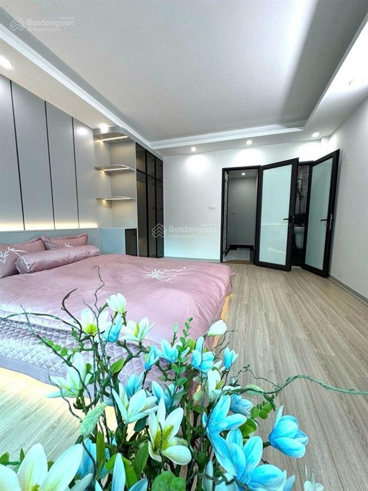 Bán gấp nhà giải phóng gần bến xe giáp bát, vài bước ra hồ linh đàm