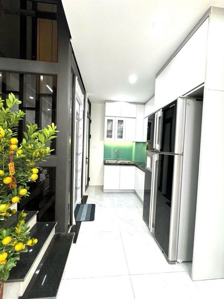 Bán gấp nhà giải phóng gần bến xe giáp bát, vài bước ra hồ linh đàm