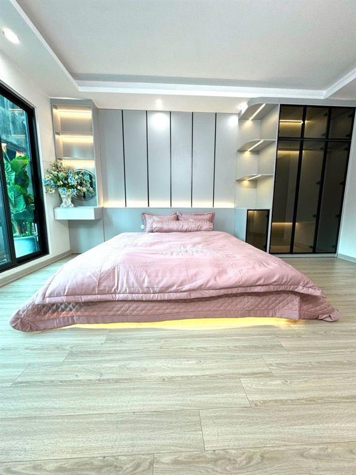 Bán gấp nhà giải phóng gần bến xe giáp bát, vài bước ra hồ linh đàm