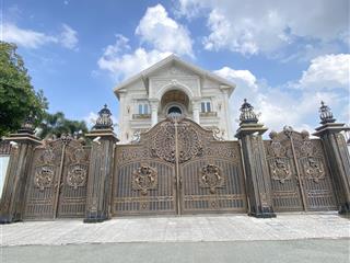 Siêu biệt thự 700m2 thảo điền, q.2  29x22m, 3 tầng + thang máy, hồ bơi sân vườn  155 tỷ