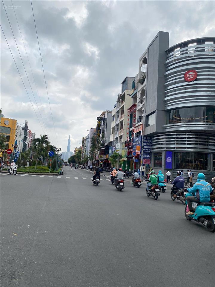 Bán mt ngay phan xích long  khu phố ẩm thực  8x16m, hđt 130tr/th, hầm 6 tầng  giá 39 tỷ