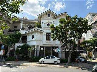 Chính chủ cần bán biệt thự ngay nguyễn văn trỗi (thu nhập 600tr/1năm ) 7,5m*15m 4tầng gía  33tỷ