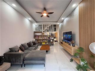 Bán nhà đẹp hẻm 10m có vỉa hè ngay vincom nguyễn xí, 4 tầng  4x16m  giá chỉ 11.8 tỷ full nội thất