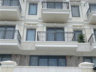 Nhà mới hiện đại hẻm hai xe hơi ql13 ngay cổng kdt vạn phúc 300m đến ql13 2km đến phạm văn đồng
