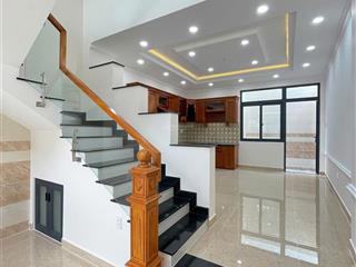 Khu nhà thiết kế đồng bộ ven sông sài gòn cao cấp mới chưa sử dụng, sẵn sổ hồng sẵn sang tên ngay