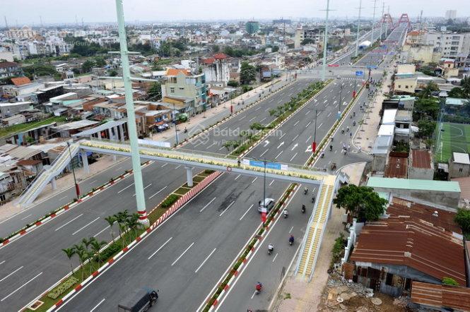 Nhà sang xịn 2 mặt tiền 4pn 6wc, hầm xe hơi, thang máy, 900m ra phạm văn đồng, 200m ra vành đai 2