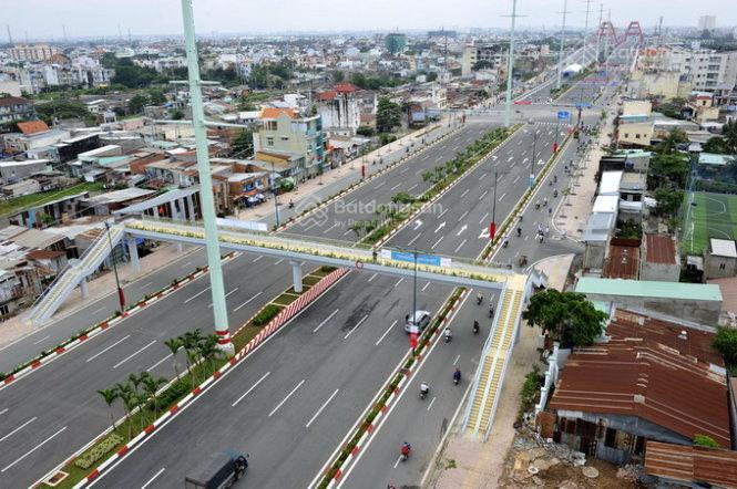 Đất đẹp rộng 8 mét hình chữ nhật tặng nhà gần ngã tư bình phước sổ hồng chính chủ đường ô thông