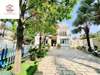 Cho thuê biệt thự mt trần văn sắc, p.thảo điền, 900m2, 4 tầng, 6.500 usd/ tháng
