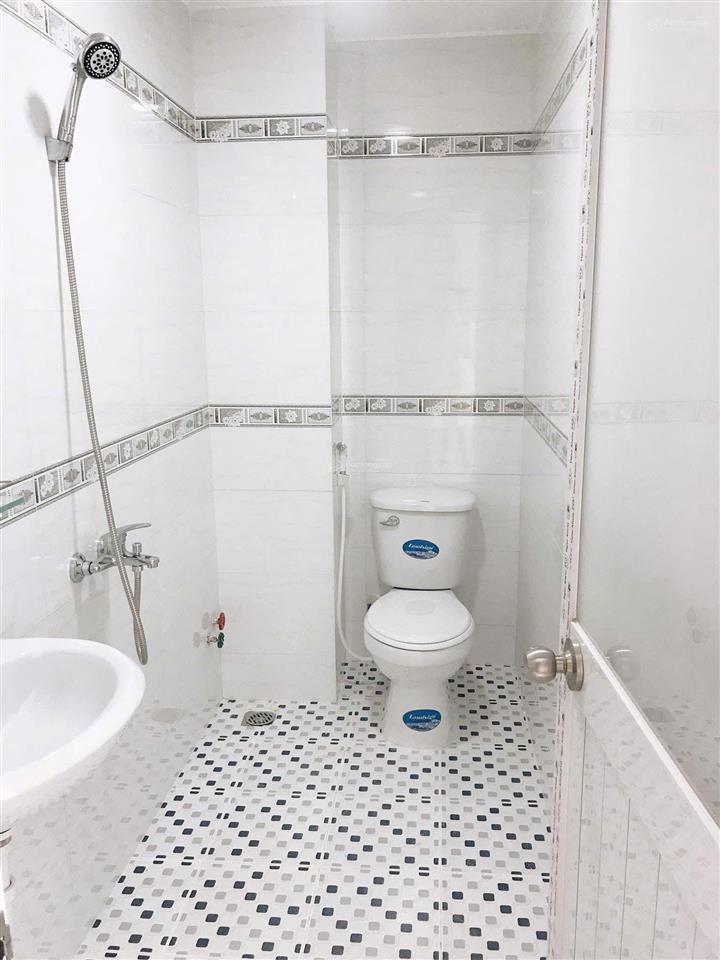 Bán nhà 5 tầng btct ngay hàng xanh  đinh bộ lĩnh, dtsd 220m2 chỉ 7.5 tỷ