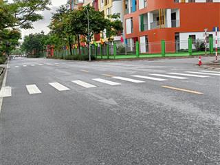 Đất long biên 140m2 lô góc, 3 mặt thoáng  oto gđ đỗ cửa  cách oto tránh 50m