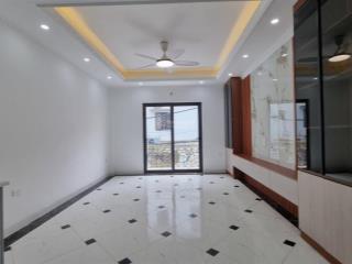 Bán nhà trung tâm thạch bàn  ô tô đỗ cửa  tiện ích bạt ngàn  giá chỉ 6. x tỷ