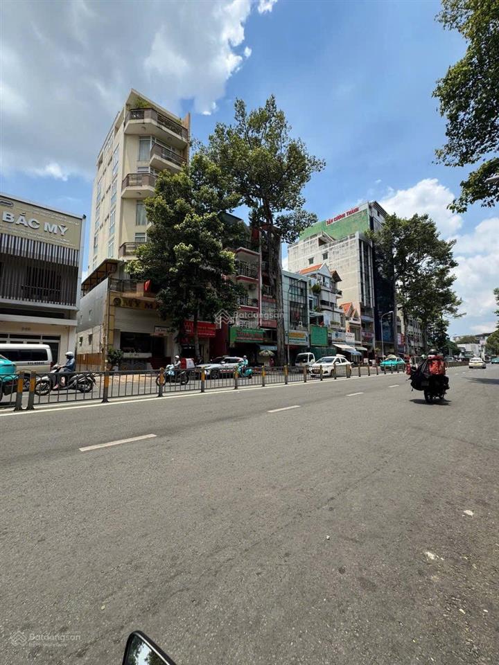 Bán nhà mặt tiền đường trần phú, p8, q5, đoạn 2 chiều ngay chợ an đông, dt 6 x 19m