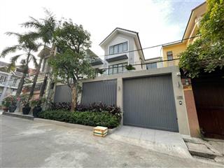 Biệt thự view sông sg đường bình lợi  bình thạnh, dt 10m * 20m, trệt, 2 lầu, áp mái