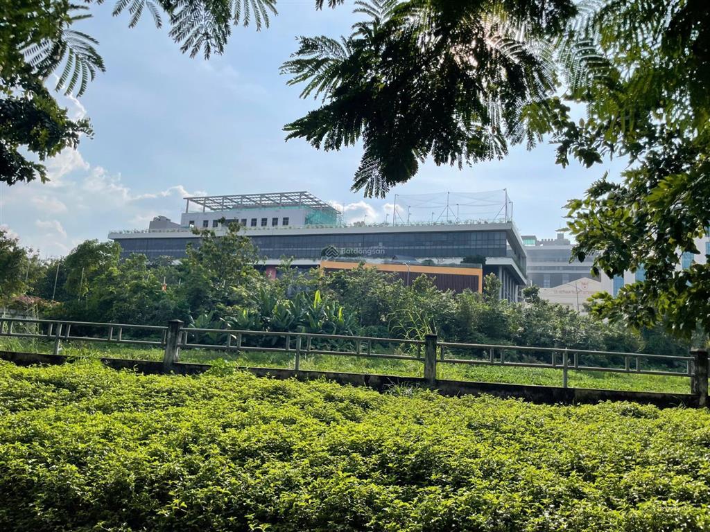 Bán gấp nhà đẹp đặng thùy trâm, 3 tầng, 4 pn, đi bộ 200m tới trường đh văn lang cs3, đường rộng 12m