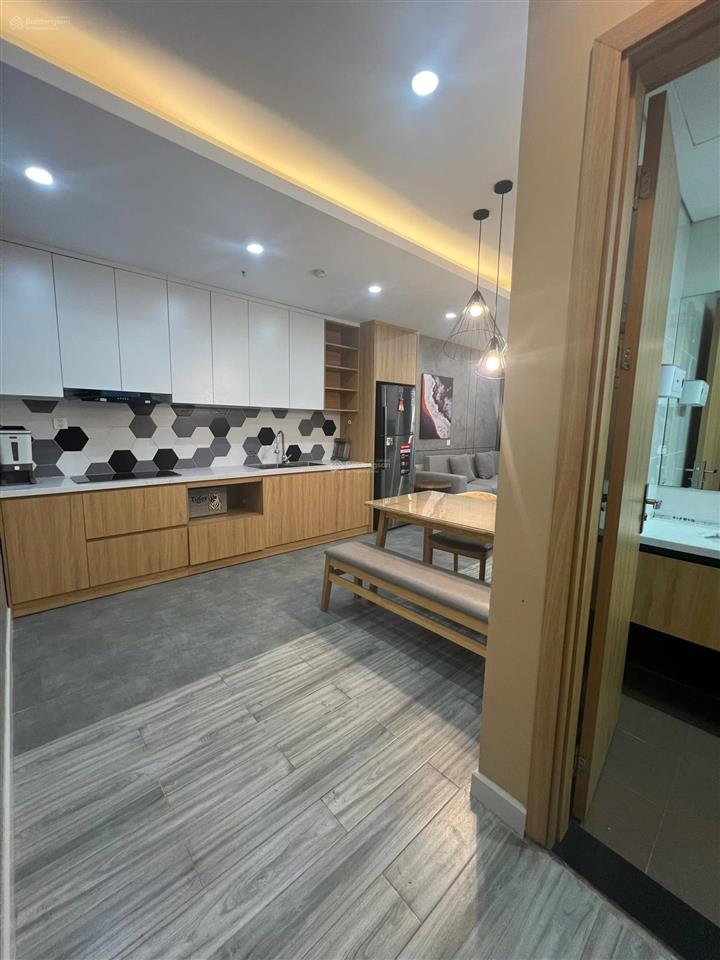 Căn hộ view đẹp 3pn mhdi 180 đình thôn. giá 6 tỷ dt 79m2 và 2vs vào ở luôn.  e thành 0978 965 ***