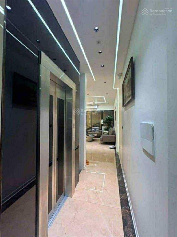 Nhà 7 tầng thang máy kinh doanh đường ô tô dòng tiền 55tr / tháng gần hồ tùng mậu20 tỷ