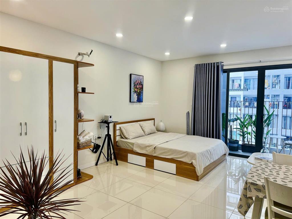 Cc bán căn hộ lavida plus giá chỉ 2,4 tỷ, đang có hợp đồng thuê 10tr/tháng