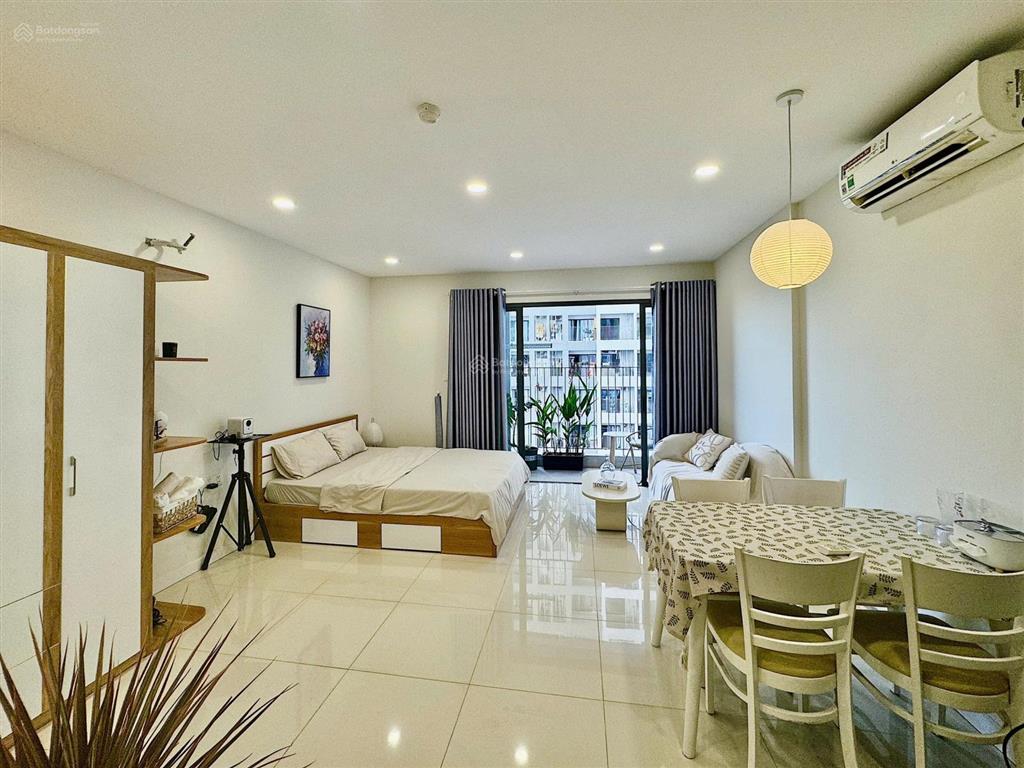 Cc bán căn hộ lavida plus giá chỉ 2,4 tỷ, đang có hợp đồng thuê 10tr/tháng