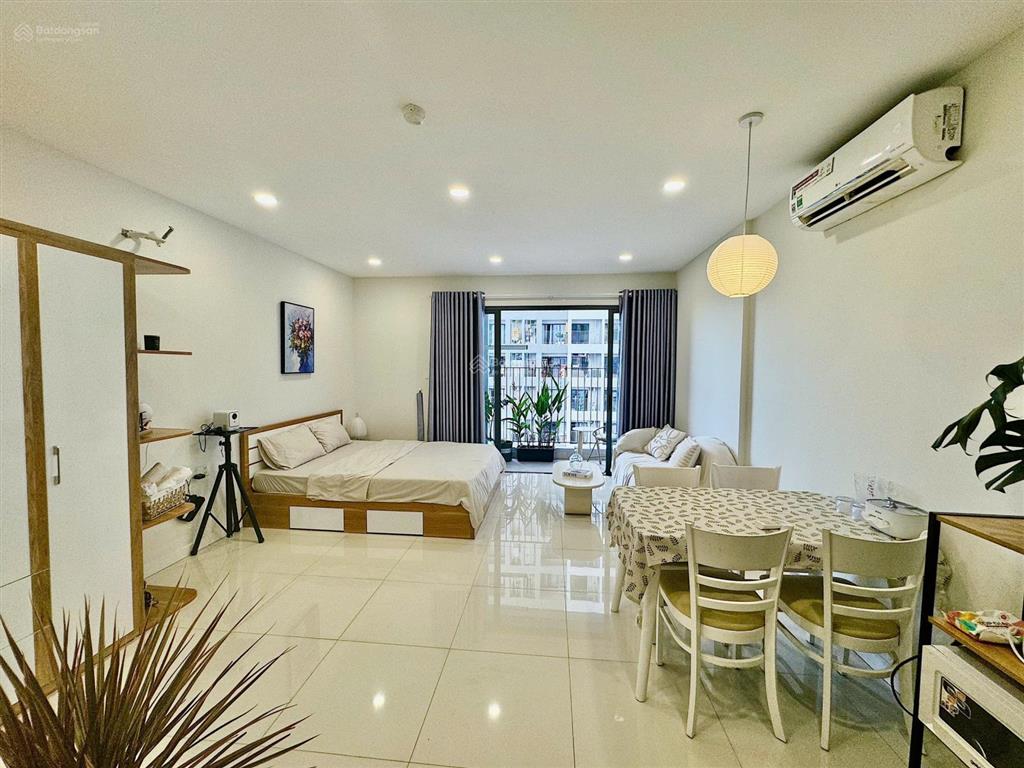 Cc bán căn hộ lavida plus giá chỉ 2,4 tỷ, đang có hợp đồng thuê 10tr/tháng