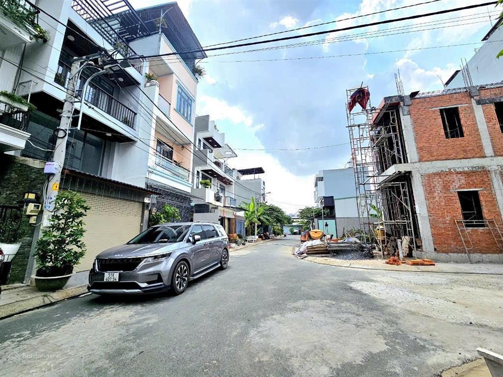 Bán đất 1/ bưng ông thoàn, hạ tầng đẹp, vị trí đẹp