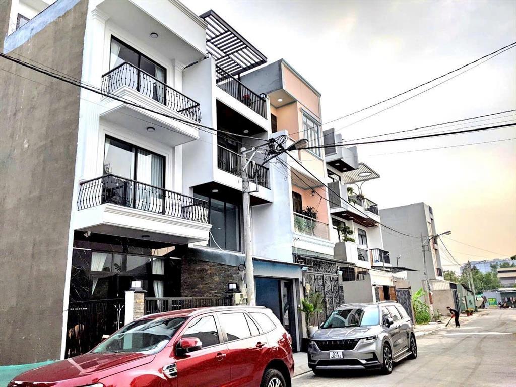 Bán đất 1/ bưng ông thoàn, hạ tầng đẹp, vị trí đẹp