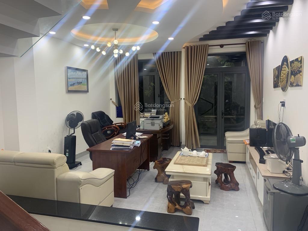 Nhà đẹp bưng ông thoàn, 4 tầng full nội thất,  e công 0918 290 ***