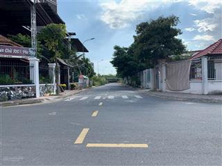 Bán lô đất rẻ nhất hẻm 68 bưng ông thoàn giá 5 tỷ.  0918 290 ***