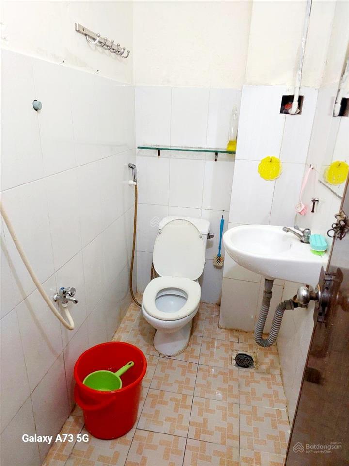 Cho thuê mặt bằng q10. ngay trường học. 3tr7
