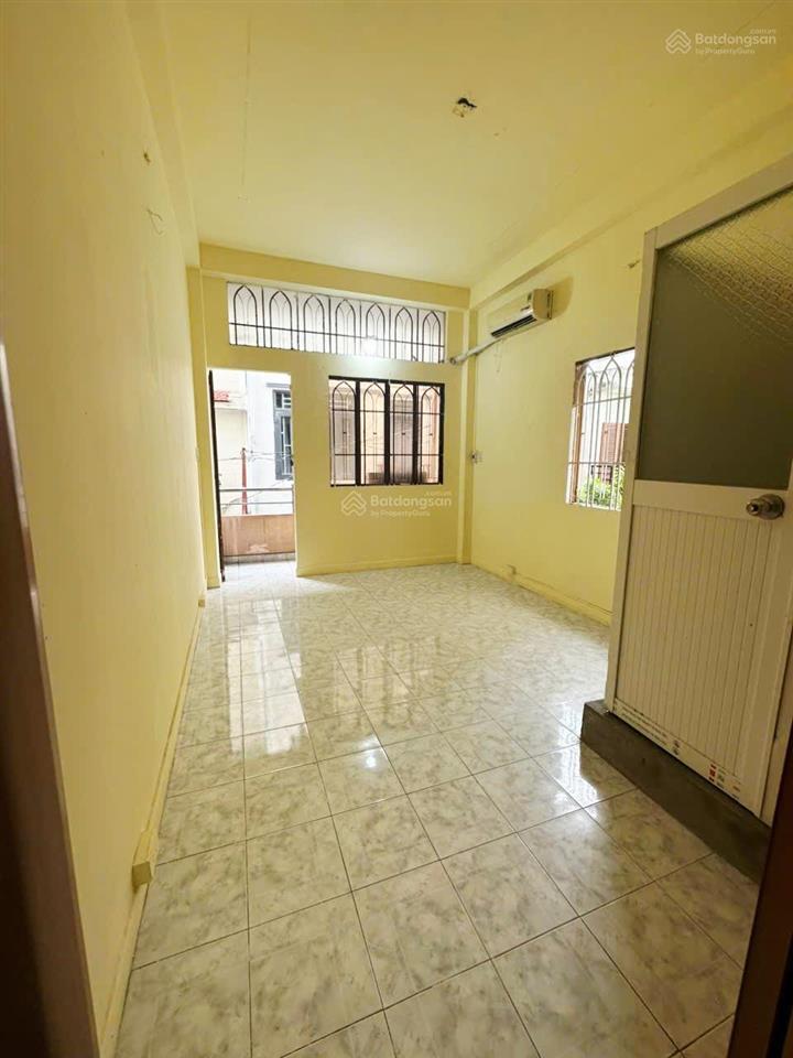 Cho thuê phòng q10.rộng rãi thoải mái.cửa sổ .tolet riêng.mới keng.2tr600