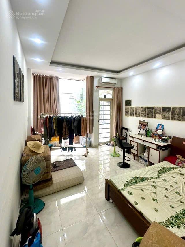 Gấp bán "11 tỷ giảm về 9.5 tỷ" (chỉ 105tr/m2)  bán nhanh nhà 3 tầng 90m2 (4m x 23m)  hẻm xe hơi