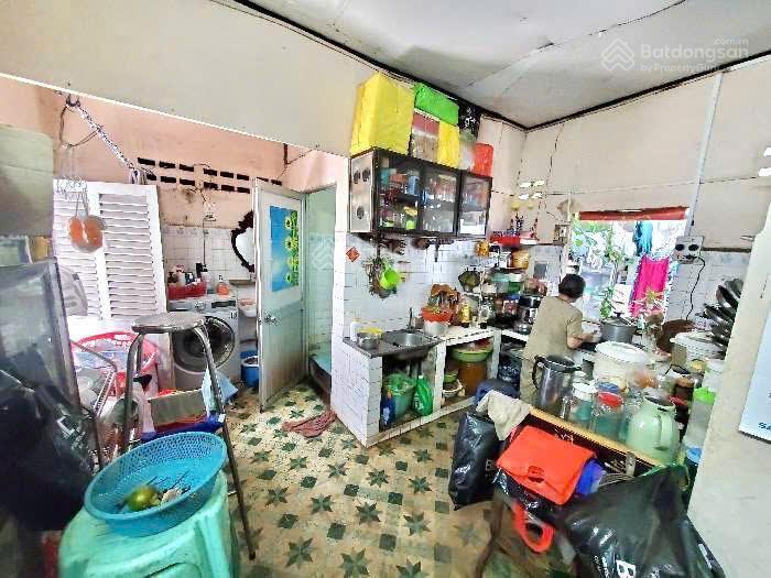 Gấp bán 16 tỷ giảm về 14.2tỷ (chỉ 102tr/m2)  bán nhà c4 140m2 (7m x 20m)  ngay bv gia định