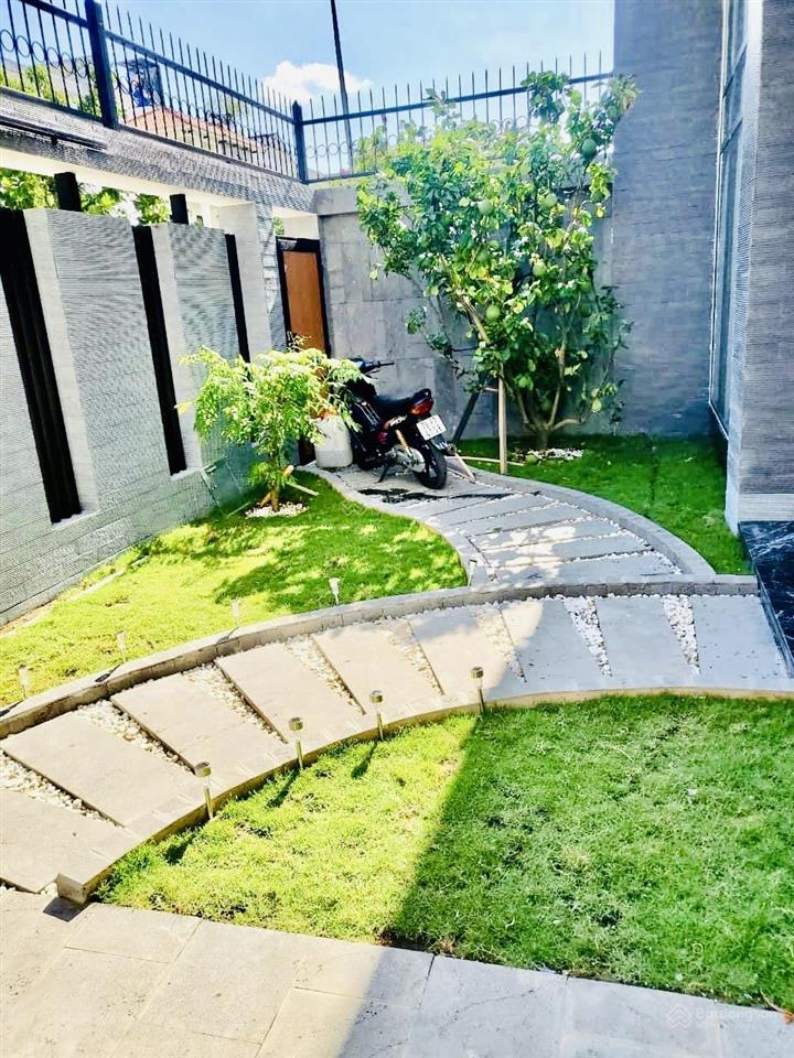 Gấp định cư "26 tỷ giảm về 21.9 tỷ" (quá rẻ chỉ 97tr/m2)  bán nhanh villa 3 tầng 225m2 (13m x 18m)