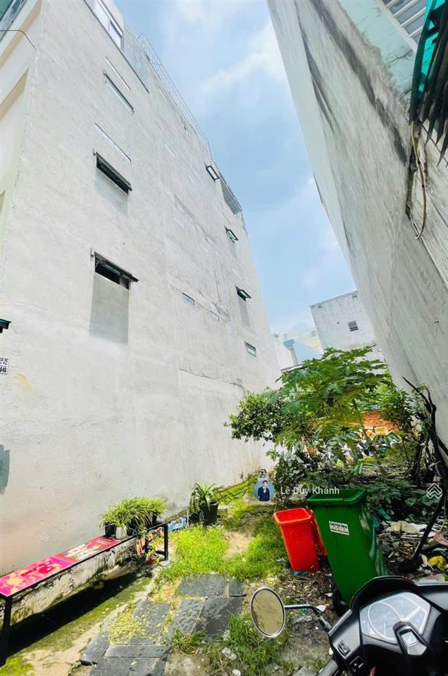 Khan hiếm p. 25  bán gấp lô đất đẹp 64.6m2 (4.5m x 15.5m)  ngay trường đh ngoại thương