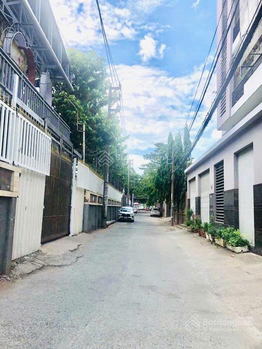 Gấp bán "12.9 giảm về 10.79 tỷ"  bán nhanh nhà 3 tầng 105m2  2 mặt hẻm xe hơi ngay đh hutech