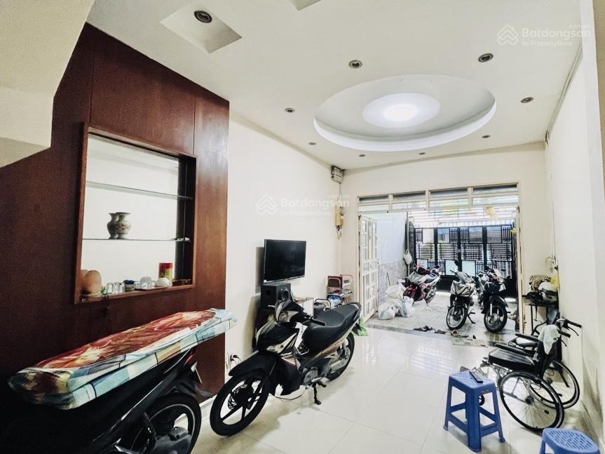 Cực hiếm bán nhà mặt tiền mà giá hẻm chỉ 122tr/m2  bán nhanh nhà 4 tầng 80m2  mặt tiền p. 5