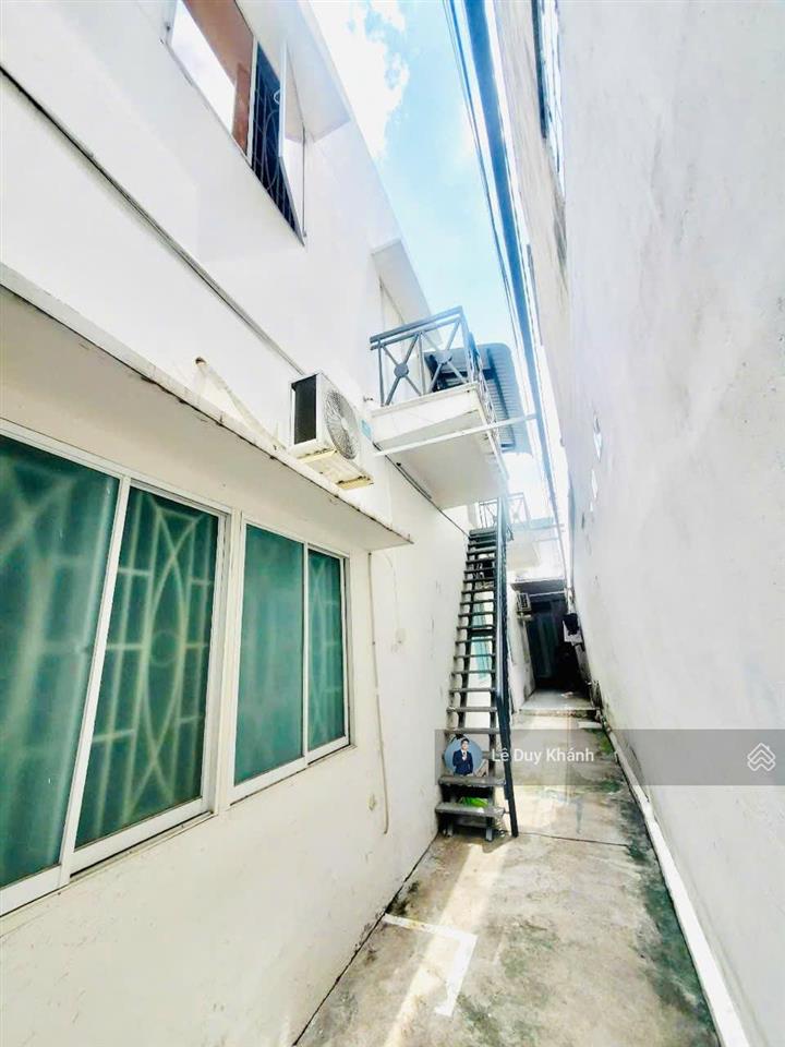 Gấp bán 25 tỷ giảm về 22,9 tỷ (chỉ 114tr/m2)  bán chdv 2 tầng 200m2 (7m x 32m)  ngay hàng xanh