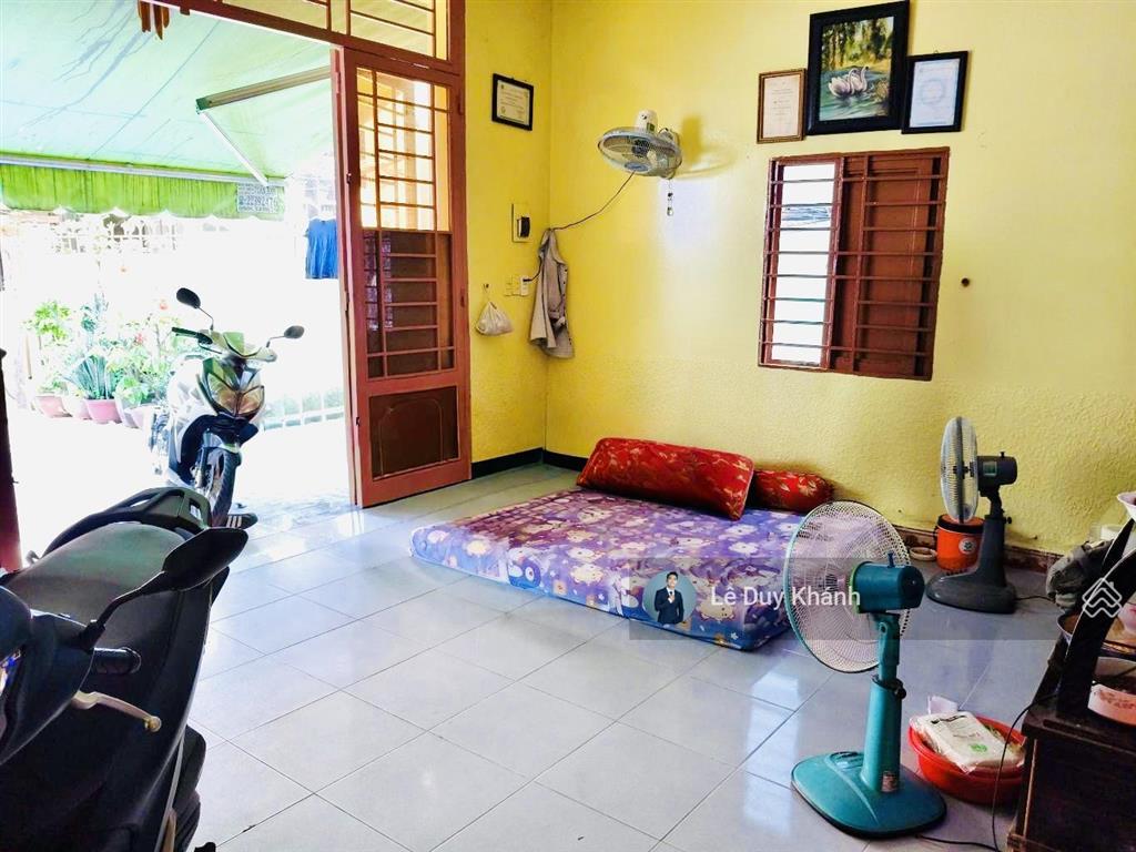 Gấp bán 10.5 tỷ giảm về 9,9 tỷ  bán đất tặng nhà 2 tầng 92m2  lô góc lê văn duyệt giáp q1