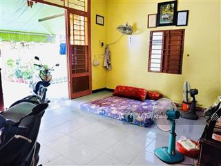 Gấp bán 10.5 tỷ giảm về 9,9 tỷ  bán đất tặng nhà 2 tầng 92m2  lô góc lê văn duyệt giáp q1