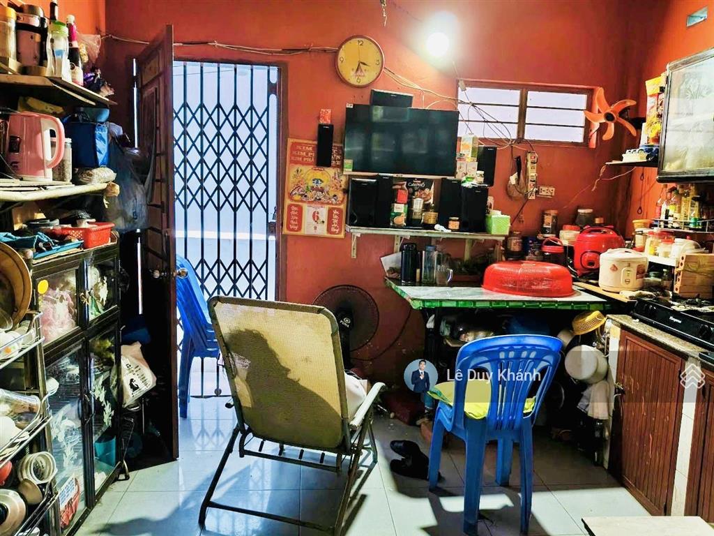 Gấp bán 10.5 tỷ giảm về 9,9 tỷ  bán đất tặng nhà 2 tầng 92m2  lô góc lê văn duyệt giáp q1