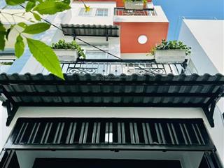 Đi nước ngoài định cư bán gấp nhà đường hoa sứ, phường 7, quận phú nhuận, giá 2 tỷ 450 triệu