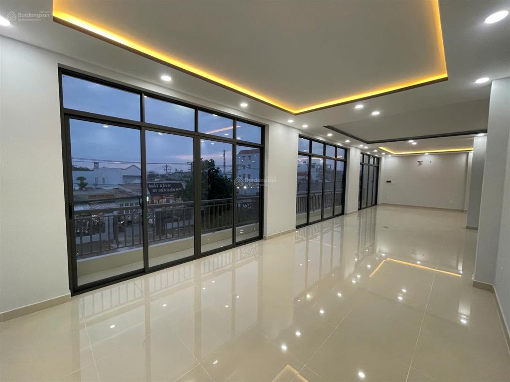 Cho thuê tòa nhà vp mặt tiền lê văn lương, xã phước kiển, nhà bègiá 75tr/tháng.