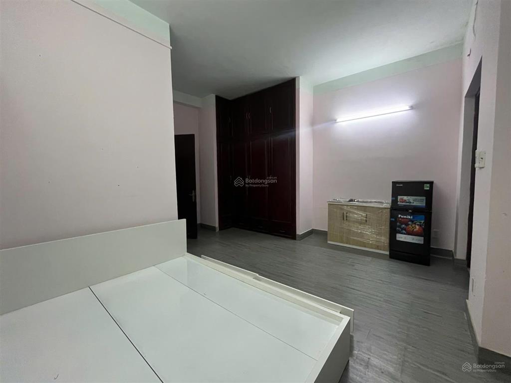  giáp q7, phòng full nt, ban công, view công viên, , có bếp, đường lớn, ko ngập , an ninh