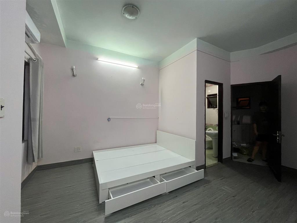  giáp q7, phòng full nt, ban công, view công viên, , có bếp, đường lớn, ko ngập , an ninh