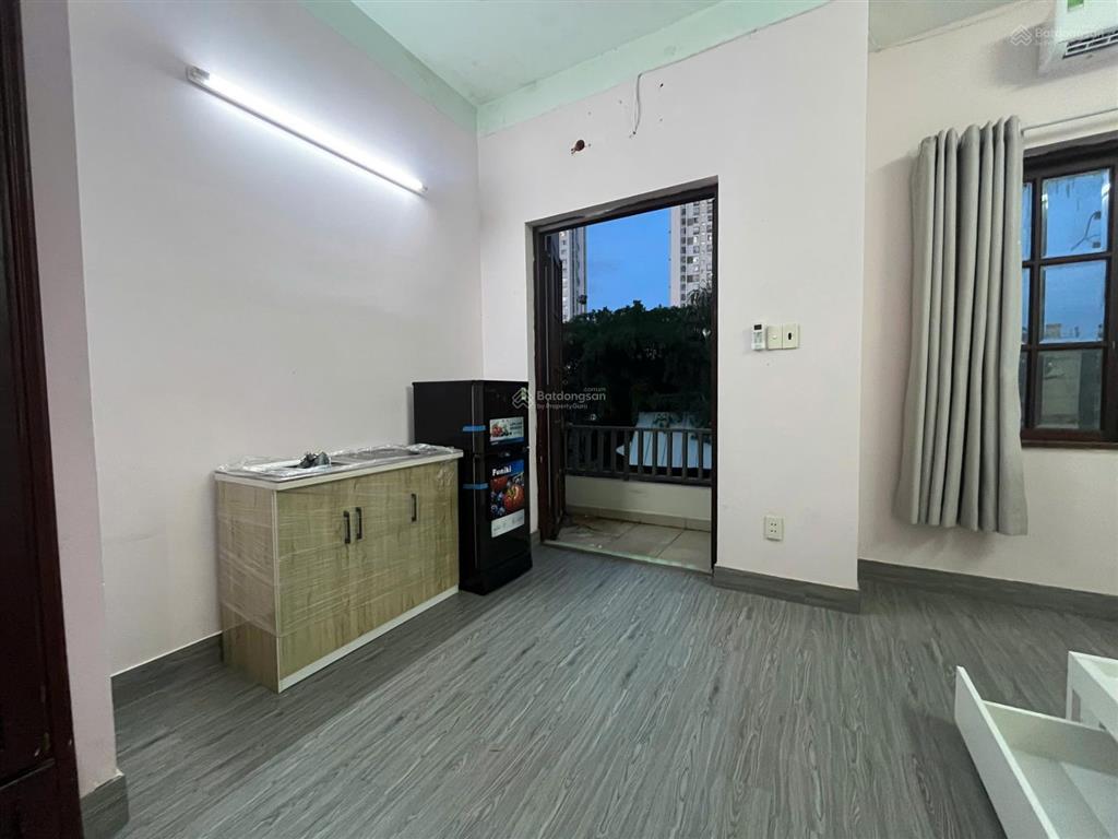  giáp q7, phòng full nt, ban công, view công viên, , có bếp, đường lớn, ko ngập , an ninh