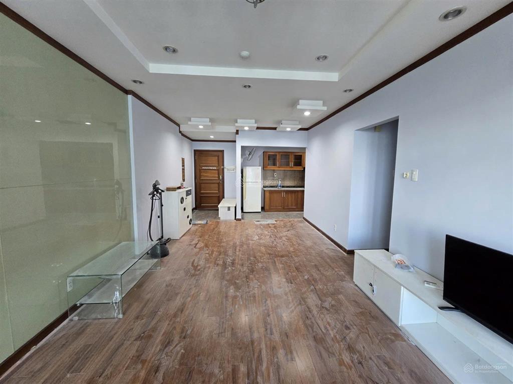 Cho thuê căn hộ 3 phòng ngủ 2wc  dt 121m2, nhà full nội thất  giá 12tr/ tháng